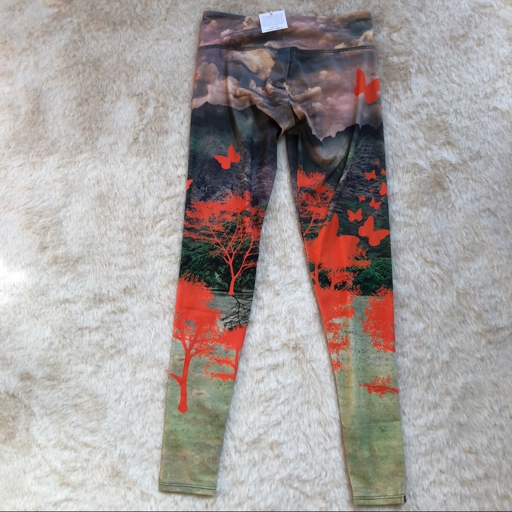 NWT onzie butterfly nature graphic workout legging - Picture 2 of 5